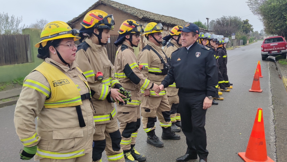 Región del Maule: Cuerpos de Bomberos reciben visita de la máxima autoridad institucional